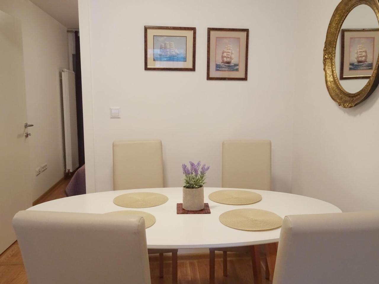 Quiet Apartment In City Center, Free Private Parking Sarajevo Exterior foto